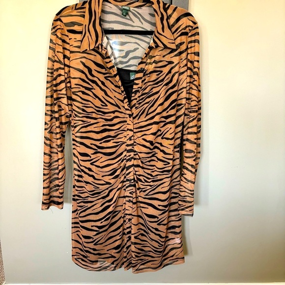 wild fable Dresses & Skirts - 🐅 🦓 Wild Fable Sheer Tiger Print Button Down Dress - size M​​​​